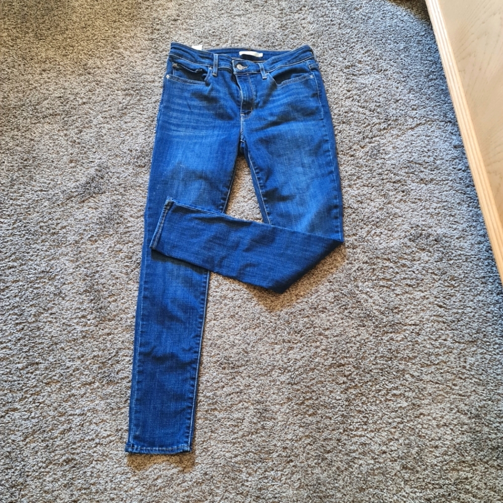 Levi's 711 Jean's